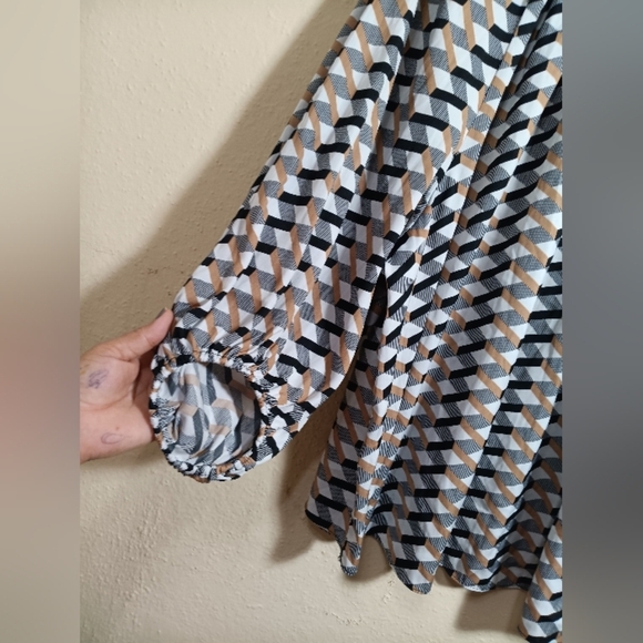 Worthington Black and Gray 3/4 Sleeve Ruched Blouse - Picture 5 of 9